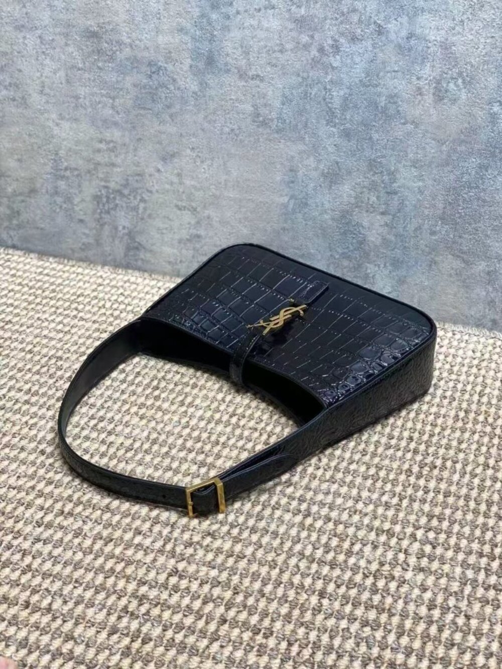 YSL Croc Embossed Leather Shoulder Bag | Black & Gold Classic Hobo Bag - Picture 5 of 8